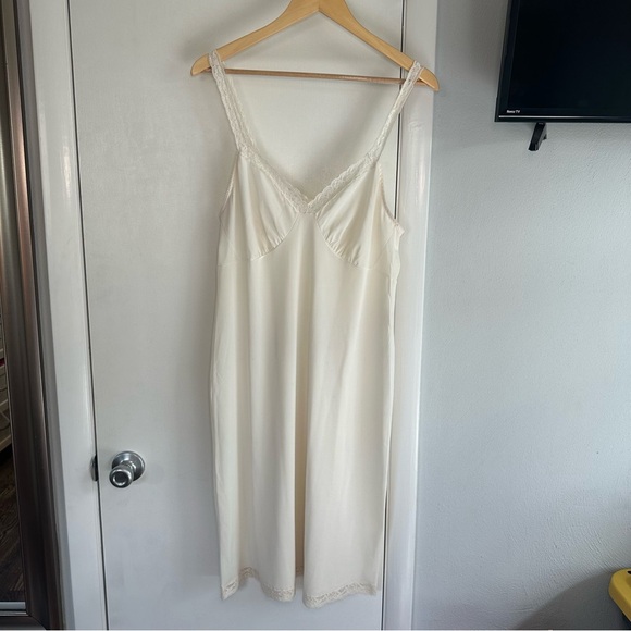Vintage Cabernet Slip Dress. Cream. Size 38. - Picture 1 of 6